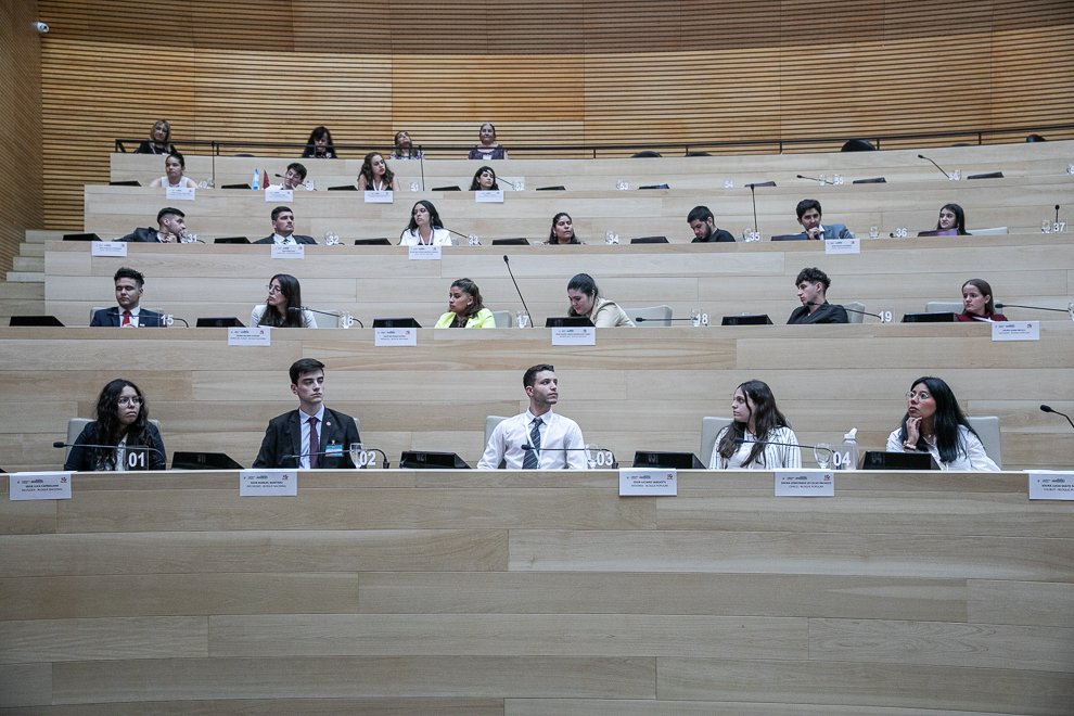 Manuel Calvo cerró una nueva edición del Modelo de Cámara de Senadores de OAJNU