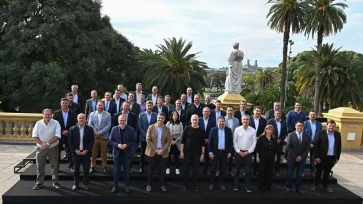 Participan ms de 100 lderes comunales del extranjero y a unos 150 intendentes argentinos