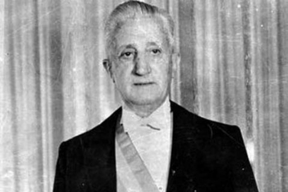 En 1965 el gobierno de Illia logr que la ONU en 1965 se reconociese la condicin de territorio colonial de las Islas Malvinas