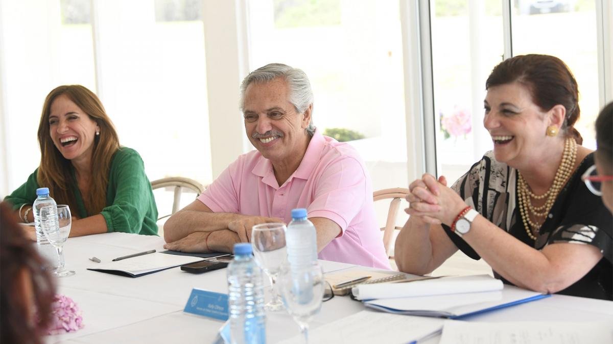 Las ministras y funcionarias presentaron al Presidente una agenda transversal de polticas pblicas Foto Presidencia
