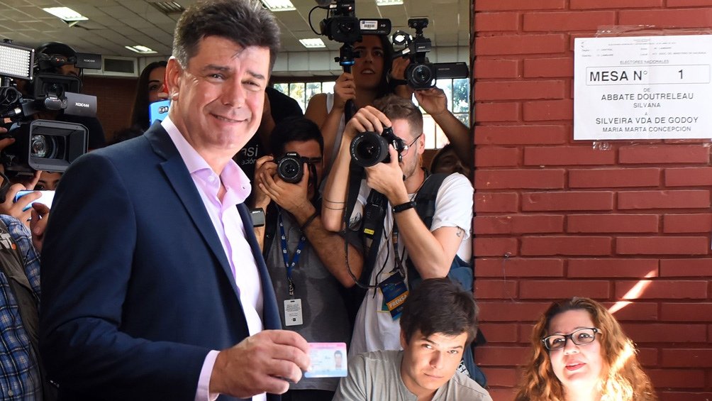 Efran Alegre compite nuevamente por la Presidencia de Paraguay con una concertacin de partidos 