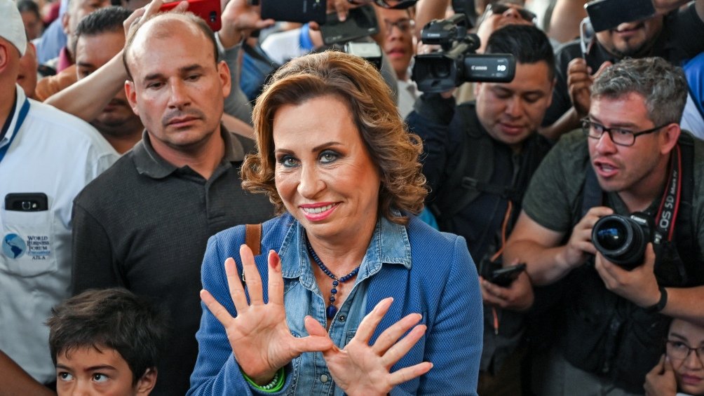La ex Primera Dama Sandra Torres compite nuevamente con el apoyo de UNE en la eleccin anterior cay en el balotaje