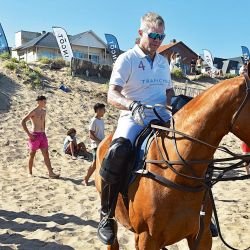 NOTICIAS le pidió entrevista en persona a Fernando Burlando en Pinamar. | Foto:Pablo Cuarterolo.
