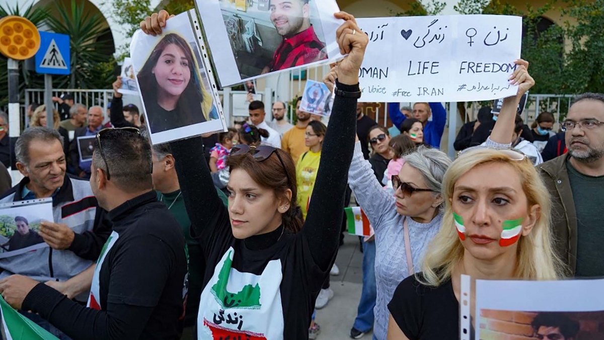 Las protestas se desencadenaron tras la muerte de Mahsa Amini Foto AFP