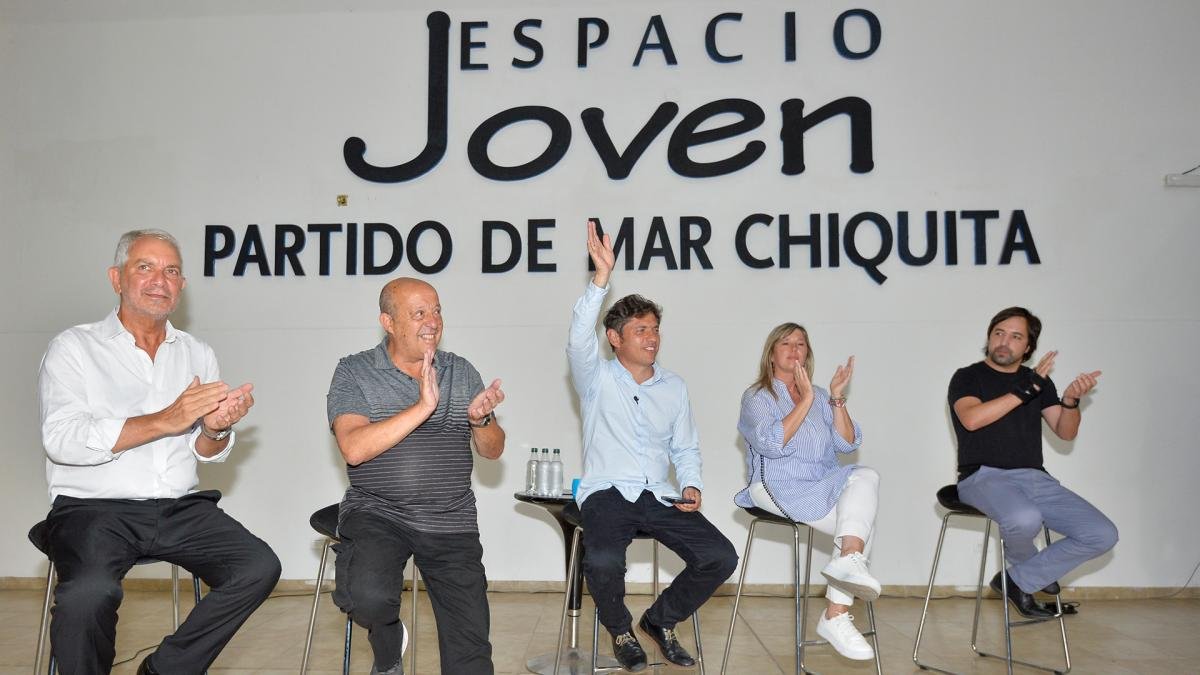 El ministro Alak el intendente Paredi el gobernador Kicillof y los ministros Cristina lvarez Rodrguez y Kreplak en el acto Foto Prensa Gobierno bonaerense