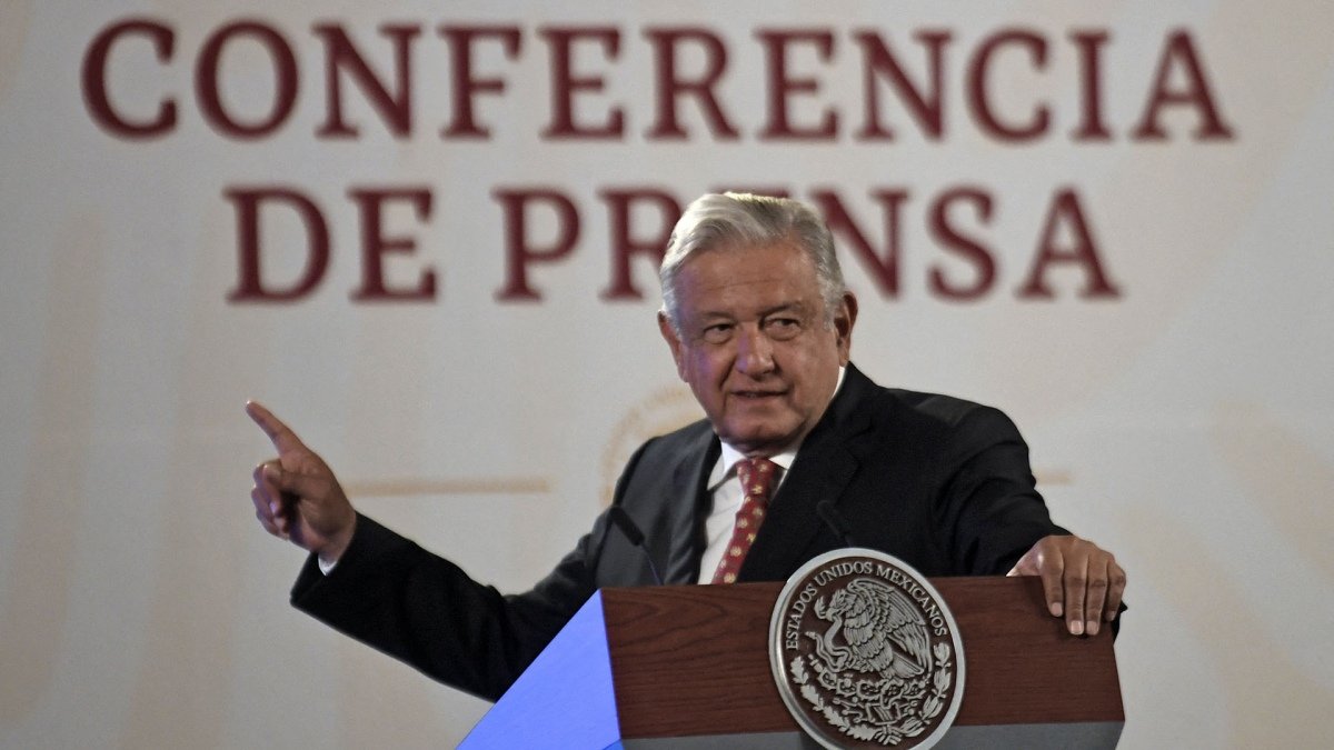 El embate meditico es lo que ms les funciona a los conservadores corruptos Foto archivo AFP