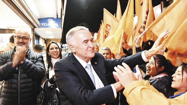 Camino. Osvaldo Jaldo, el candidato del oficialismo, busca retener el poder el un contexto de una elección que estuvo signada por la inhabilitación de la Corte a la postulación a vice de Juan Manzur.