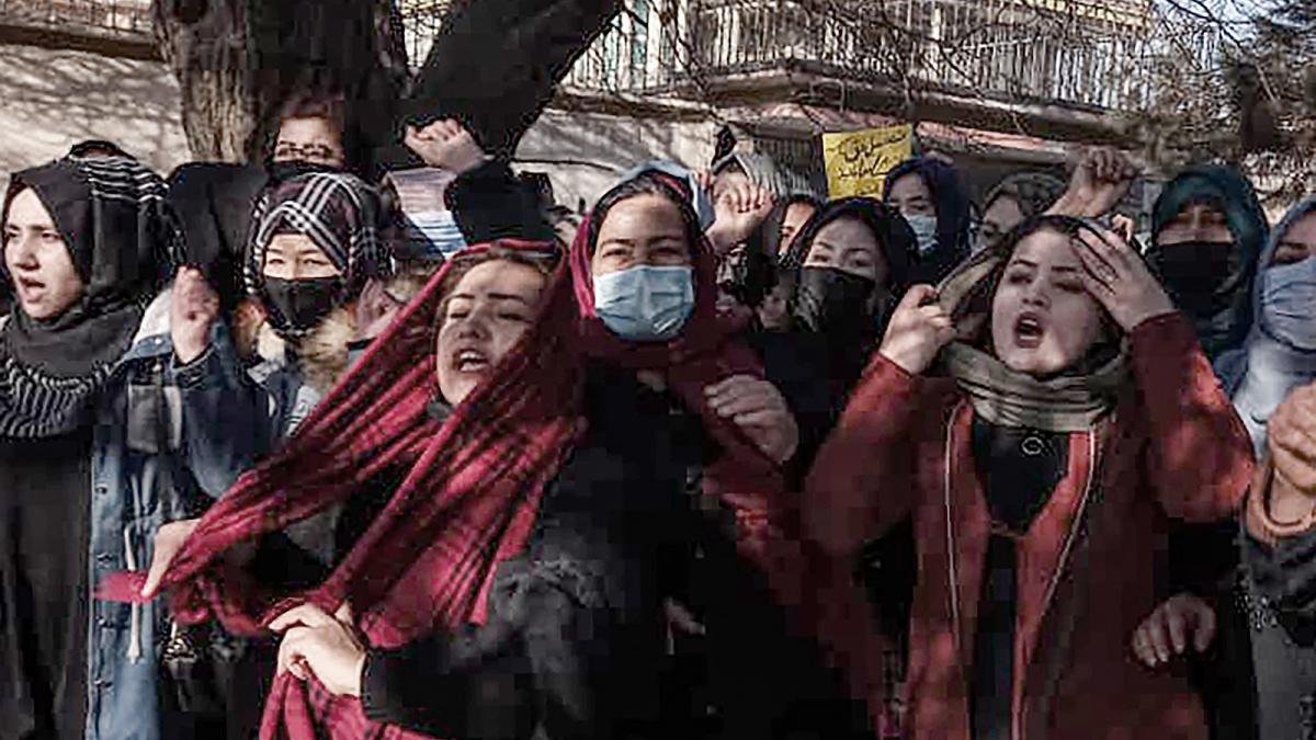La semana pasada una manifestacin contra este decreto termin con las fuerzas de seguridad reprimiendo a decenas de mujeres Foto AFP