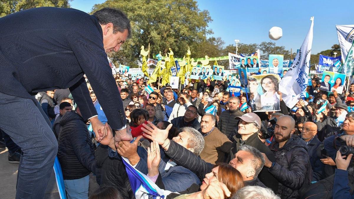Eltitular de Hacienda y precandidato presidencial decidi permanecer todo el sbado en Tucumn
