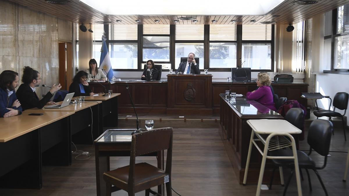El exteniente Ocampo sigui la sentencia por zoom Foto Ramiro Gmez