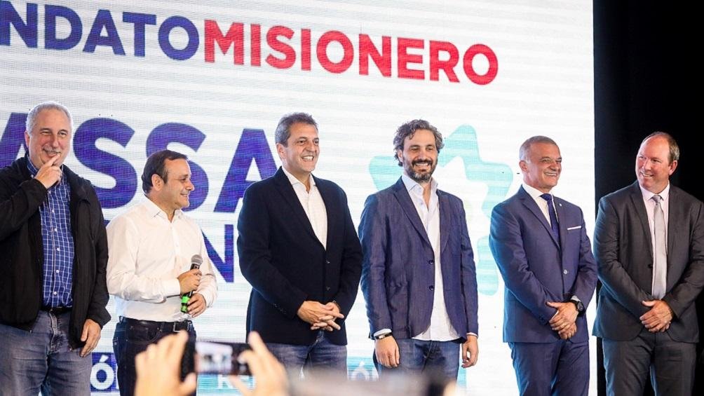 Passalacqua Herrera Ahuad Massa y Cafiero encabezan un acto de UxP en Puerto Iguaz Foto Prensa Cancillera