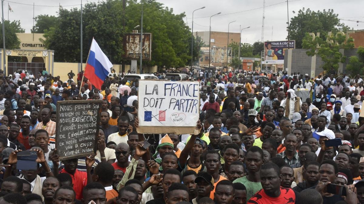 El bloque africano prefiere negociar con los golpistas pero no descarta atacarlos Foto AFP