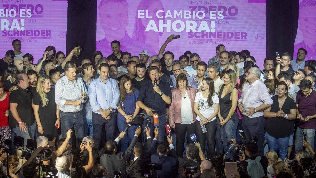 El festejo de Zdero en el bnker de JxC Foto Pablo Caprarulo