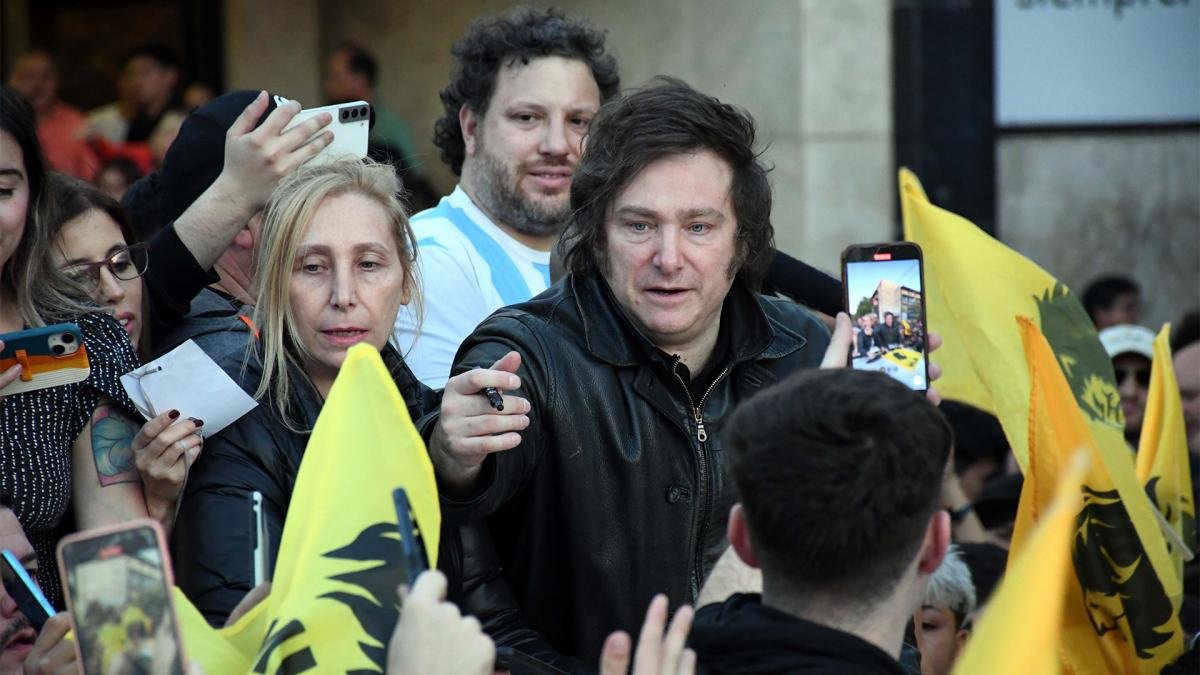 Javier y Karina Milei La hermana del candidato haba hecho la presentacin sobre el supuesto fraude Foto Nicols Varvara
