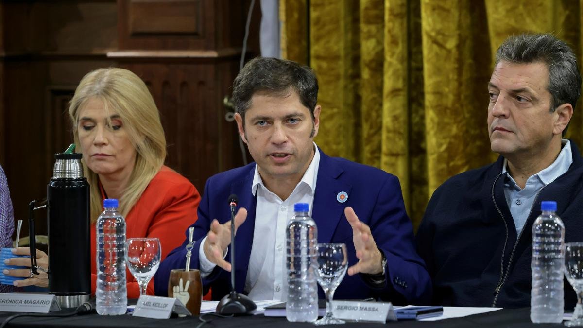 Reunin del gobernador Kicillof con intendentes Foto PGPBA