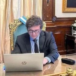 El ChatGPT que responde las preguntas sobre el DNU anunciado por Javier Milei. | Foto:CEDOC