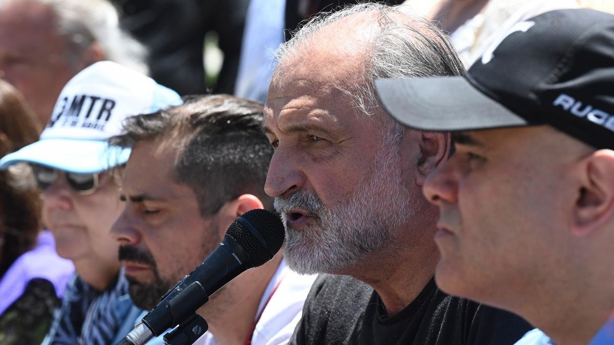 Vamos a movilizarnos contra el feroz ajuste econmico de Milei asegur Eduardo Bellibono del Polo Obrero Foto Leo Vaca