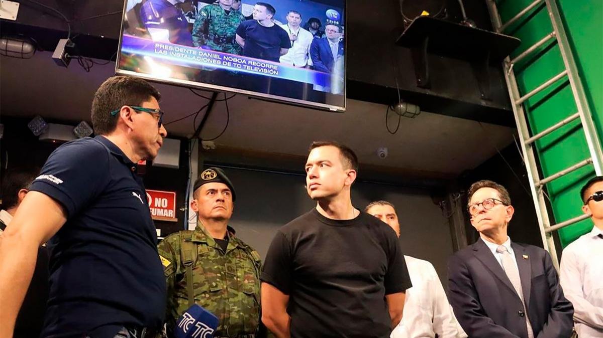 Nobora recorre las instalaciones del canal atacado Foto IGdanielnoboaok 877584