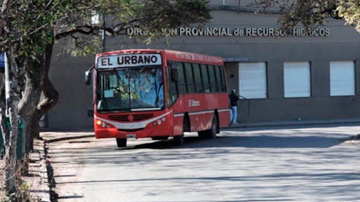 Choferes de las lneas del servicio urbano cumplen una segunda jornada de paro