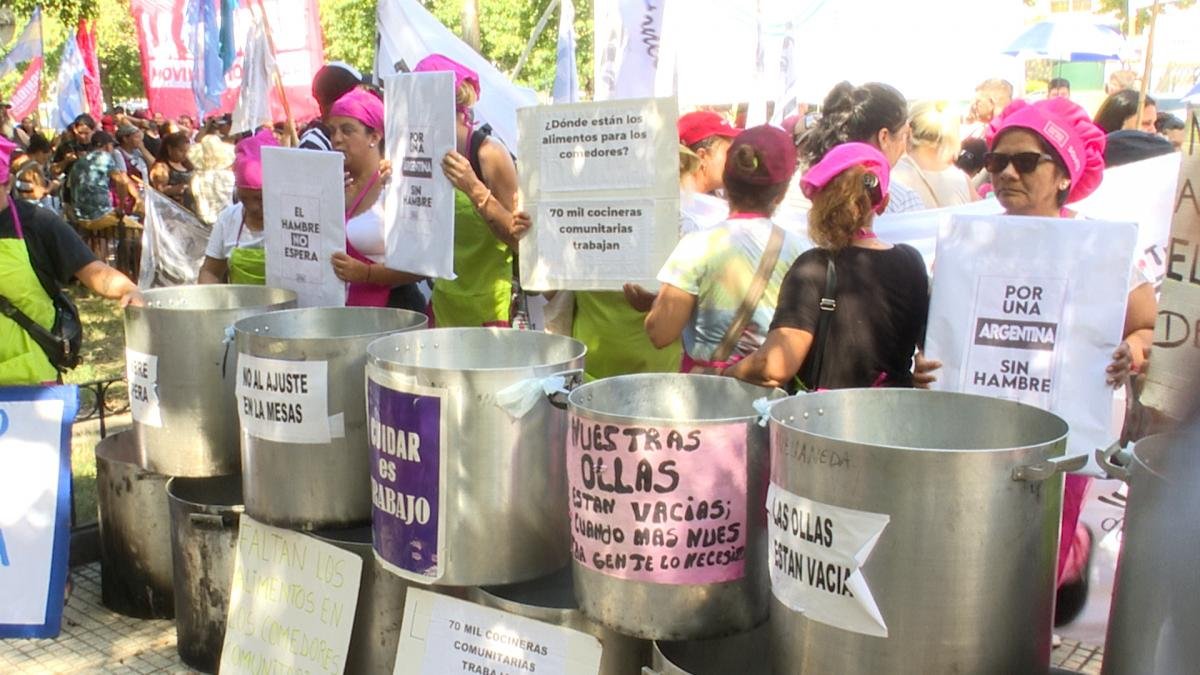 La semana pasada hubo otra protesta en el mismo edificio Foto Archivo