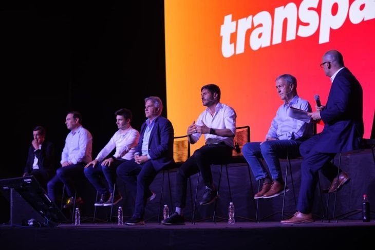 Los gobernadores de Provincias Unidas buscan una posición unánime frente a la reforma laboral. Los gobernadores de Provincias Unidas buscan una posición unánime frente a la reforma laboral.