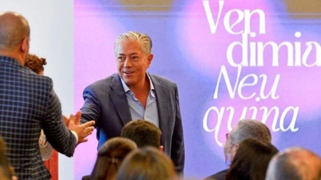 El gobernador Rolando Figueroa durante la presentación del calendario 2026.&nbsp;