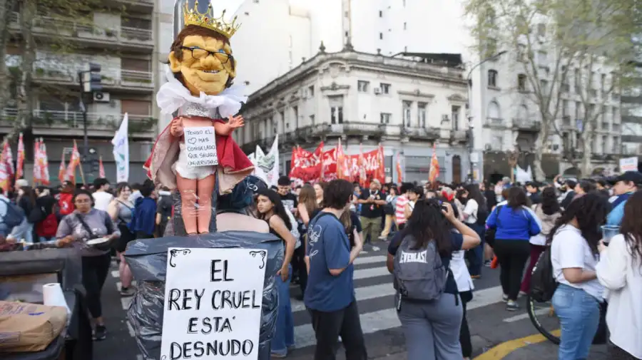 Marcha universitaria en el congreso 17092025