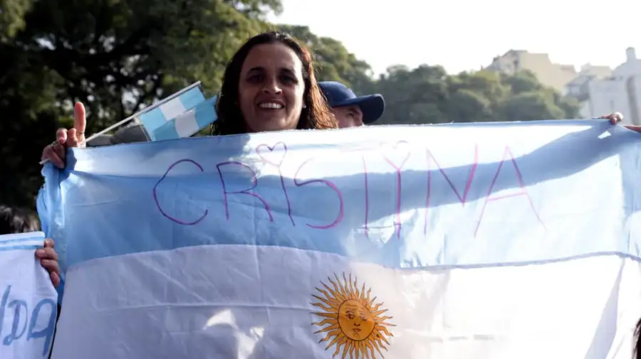 Banderazo por Cristina en Parque Lezama 20062026