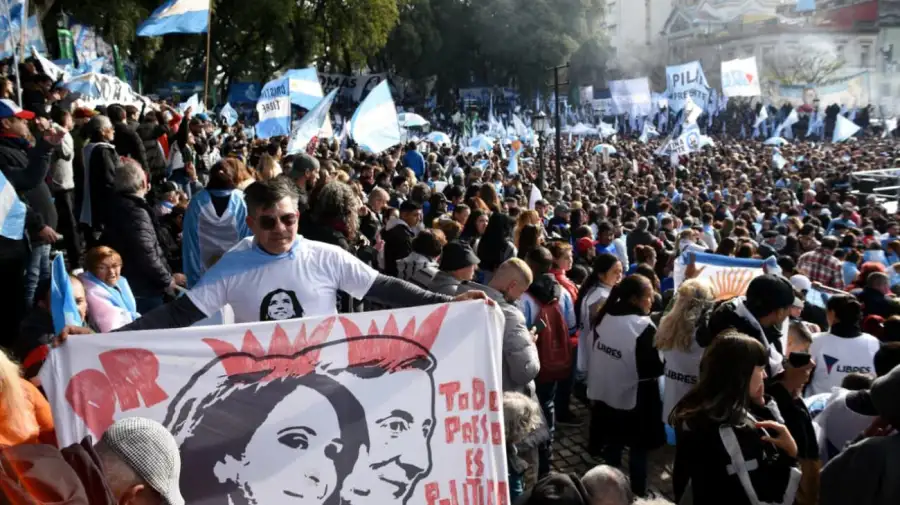 Banderazo por Cristina en Parque Lezama 20062026