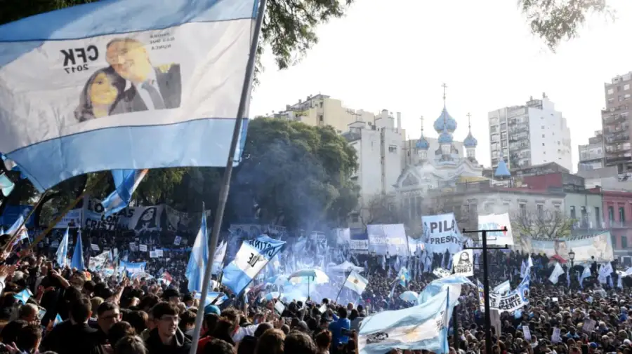 Banderazo por Cristina en Parque Lezama 20062026