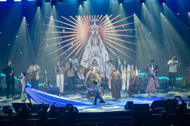 La Virgen del Valle fue protagonista de la apertura del Festival del Poncho.