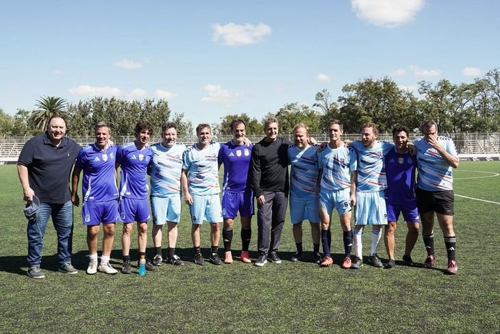 El cuarteto de intendentes aprovecha el fútbol como un espacio para acercar posiciones.