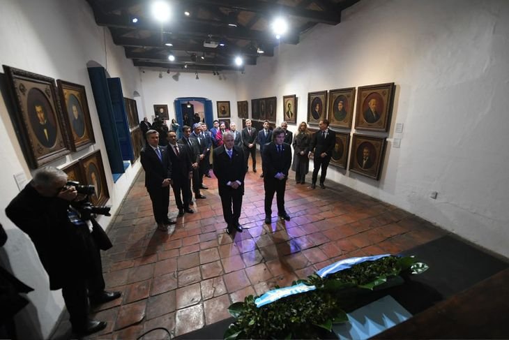 Javier Milei y Osvaldo Jaldo encabezaron la ceremonia por el Día de la Independencia. Javier Milei y Osvaldo Jaldo encabezaron la ceremonia por el Día de la Independencia.