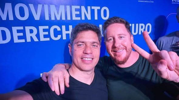 Bowen en el lanzamiento de Kicillof