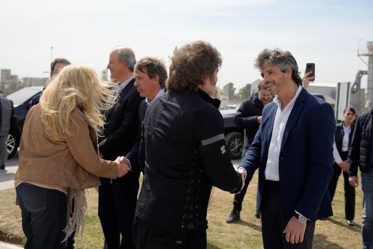 Louis Dreyfus invertirá u$s400 millones en una nueva planta en Bahía Blanca. Louis Dreyfus invertirá u$s400 millones en una nueva planta en Bahía Blanca.