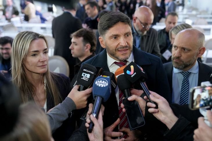 Maximiliano Pullaro anticipó que Santa Fe tendrá PASO en abril y generales en junio. Maximiliano Pullaro anticipó que Santa Fe tendrá PASO en abril y generales en junio.